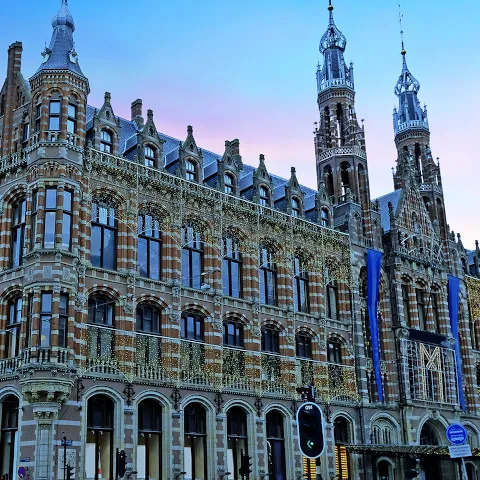 Atardecer en la Magna Plaza-Ámsterdam que ver-Guía de viaje