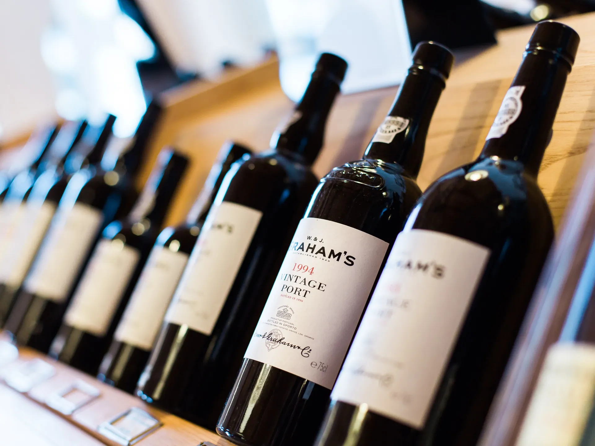 Botellas Graham's - Las mejores Bodegas de Oporto - Blog - Buendía Tours