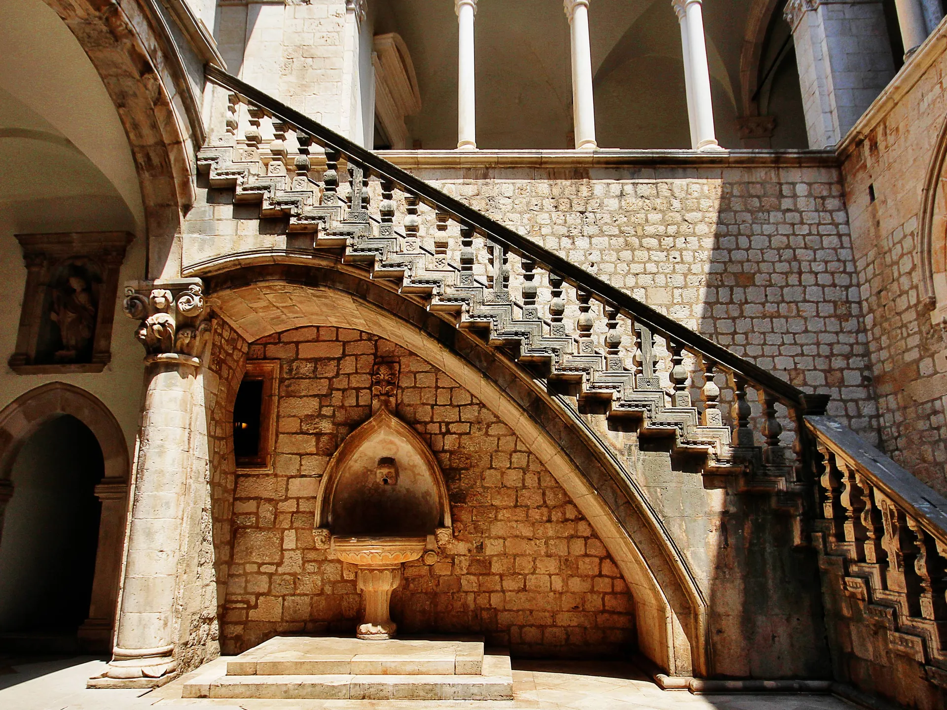 Palacio del Rector - Escenarios de Juego de Tronos en Dubrovnik - Blog - Buendía Tours