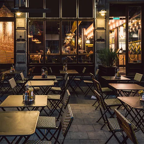 Cafe Restaurante de noche en Bruselas