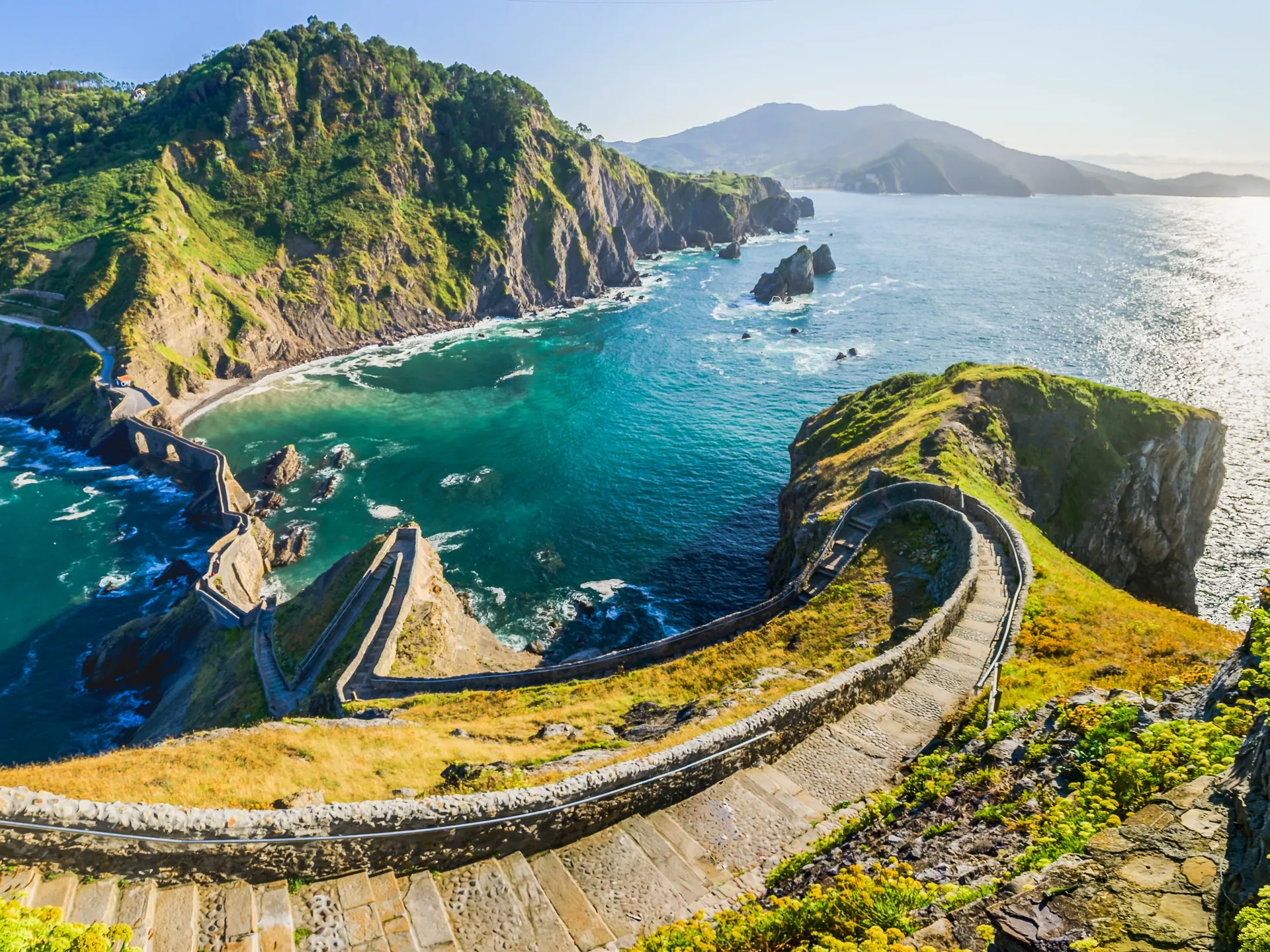 escalones gaztelugatxe