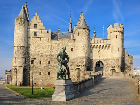 Museo Marítimo Nacional en el Castillo Het Steen en Amberes, Bélgica