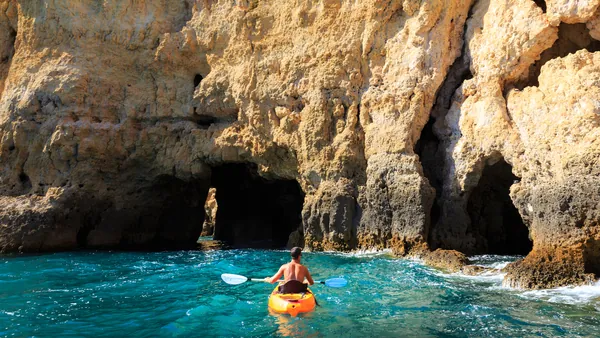 Ruta Kayak Doble Cuevas Cala en Porter alquiler Canoa Kayak excursión Baleares Menorca