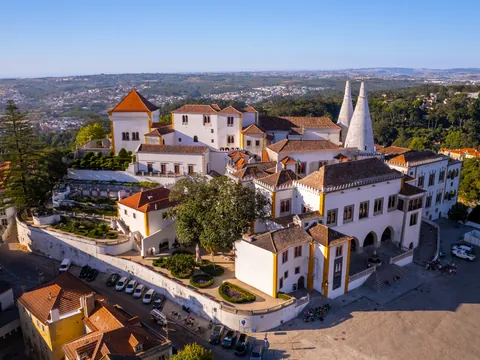 Vista aérea del Palacio Nacional de Sintra, Sintra, Portugal