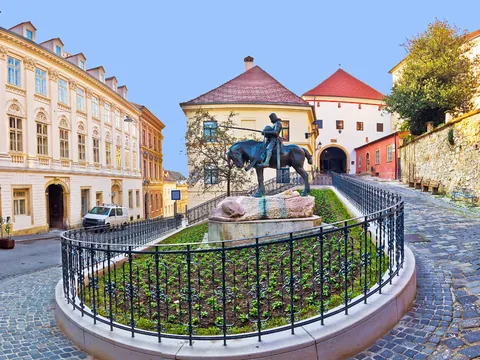 Puerta de Piedra y estatua de Ban Josip Jelacic, Zagreb, Croacia