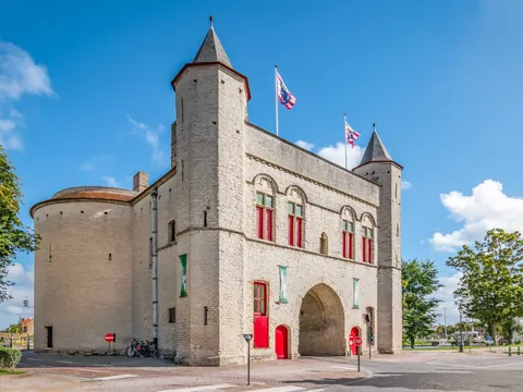 Antigua Puerta Ciudad Brujas free tour