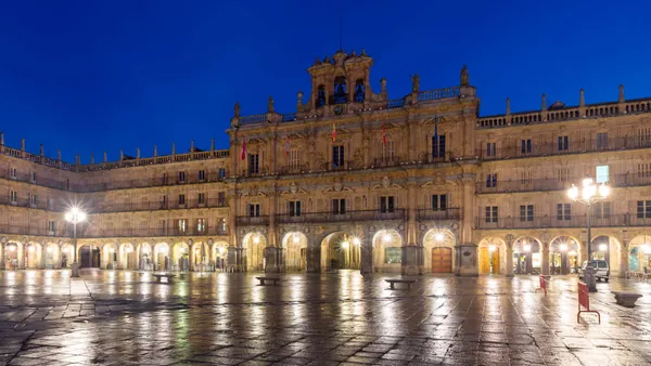 free tour Salamanca nocturno leyendas visita guiada Plaza Mayor Castilla León