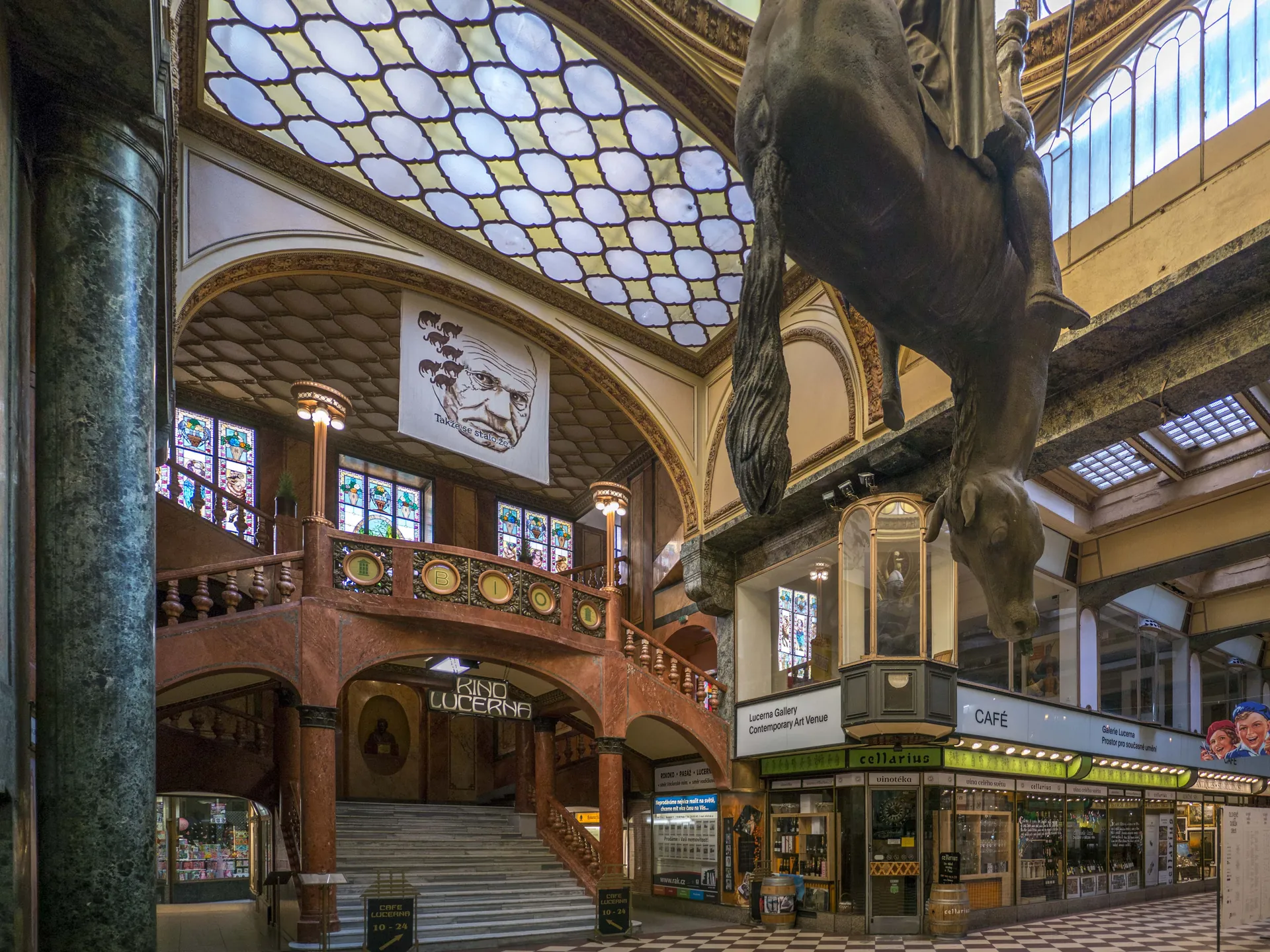 Pasaje de Lucerna - Qué ver en Praga - Guía de viaje Praga - Buendía Tours