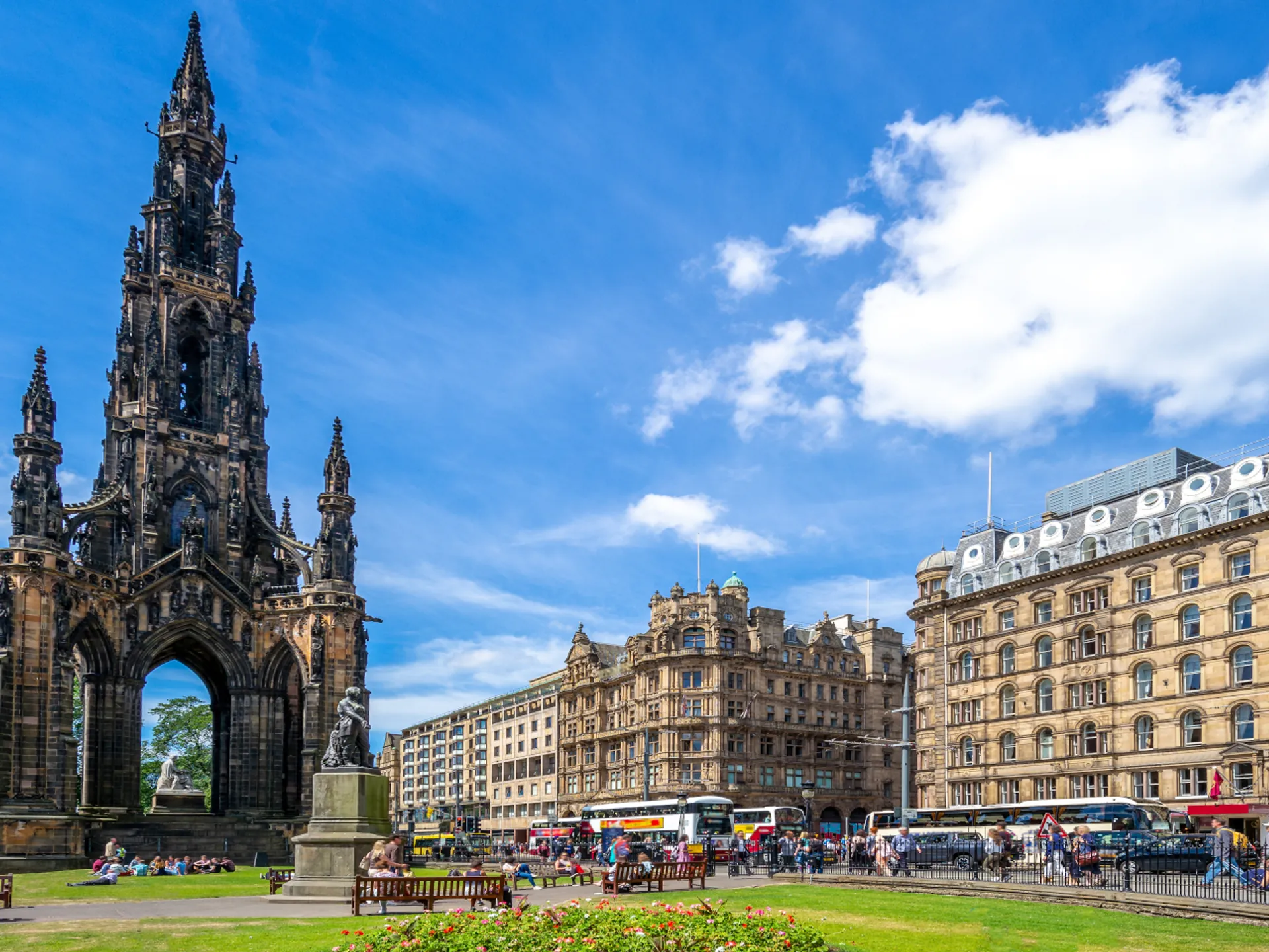 Vista Monumento a Scott - Monumento a Scott - Qué ver en Edimburgo - Guía de Viajes Edimburgo - Buendía Tours