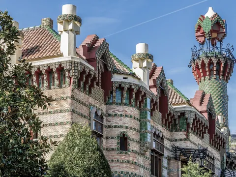 Excursión al Capricho de Gaudí, Comillas y bosque de secuoyas desde Santillana del Mar
