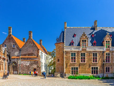Vista exterior del Palacio de los señores Gruuthuse, Brujas, Bélgica