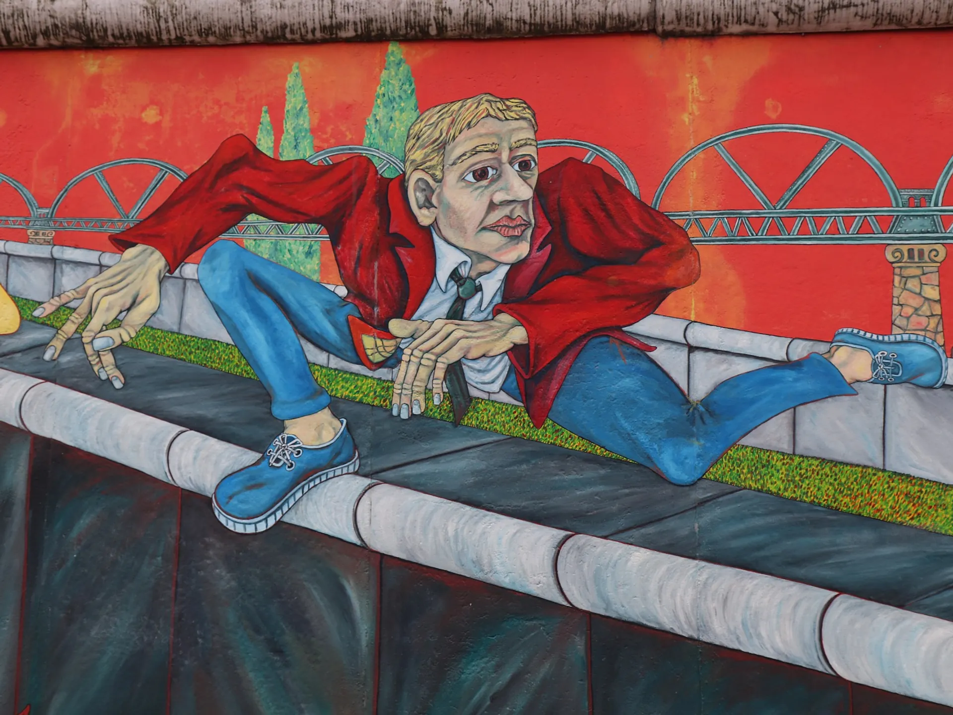 El saltador del muro East Side Gallery - Qué ver en Berlín - Guía de viaje Berlín - Buendía Tours