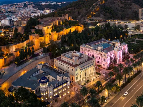 vista Area Málaga de noche free tour