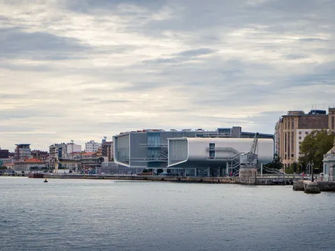 Centro Botín frente a la bahía de Santander, Cantabria