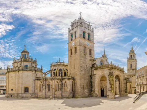 tour privado Lugo visita guiada Catedral Galicia