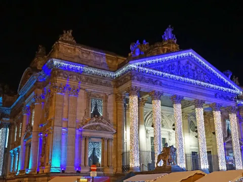 tour Mercados Navidad Bruselas visita guiada español noche nocturno Monumentos Gran Place Bolsa Luces Bélgica