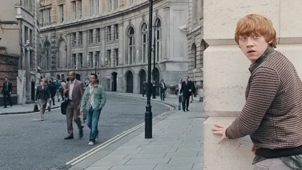 Fotograma de Ron en las calles de Londres, las mismas que tu recorrerás junto al guía local.