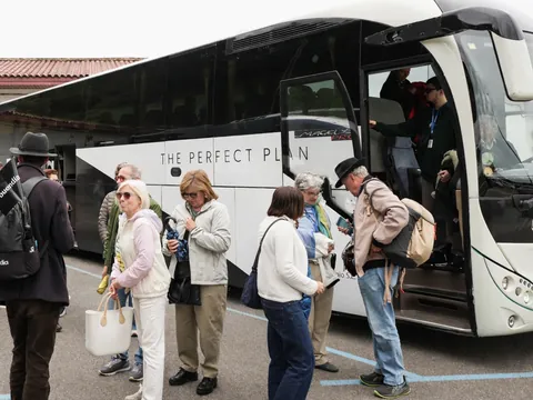 Excursionistas en autobús buendía