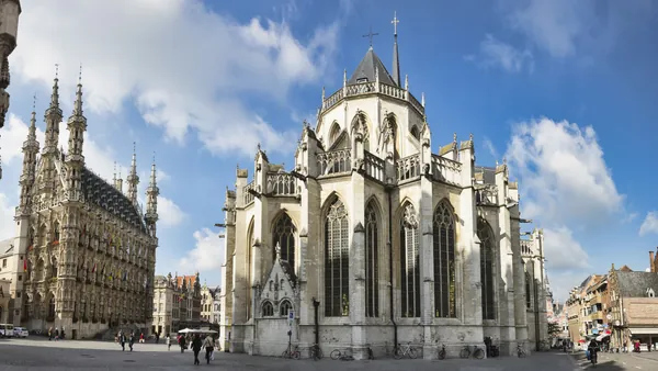 free tour Lovaina Imprescindible visita guiada en español Iglesia San Pedro Bélgica