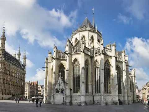 free tour Lovaina Imprescindible visita guiada en español Iglesia San Pedro Bélgica