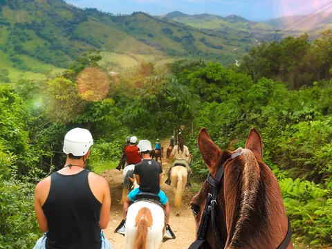 excursión Hacienda Park Multiaventura Ruta Caballo Punta Cana República Dominicana
