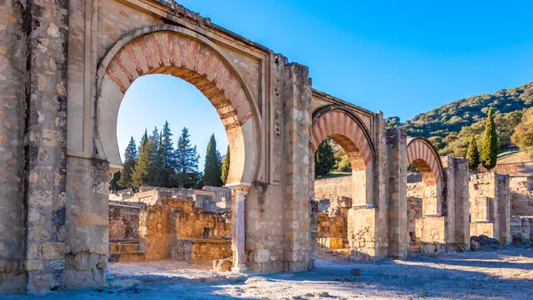 Tours a pie y visitas guiadas en Córdoba Provincia para acceder al patrimonio más denso de Andalucía