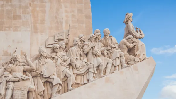 Esculturas del Monumento a los Descubrimientos en Belém, Lisboa