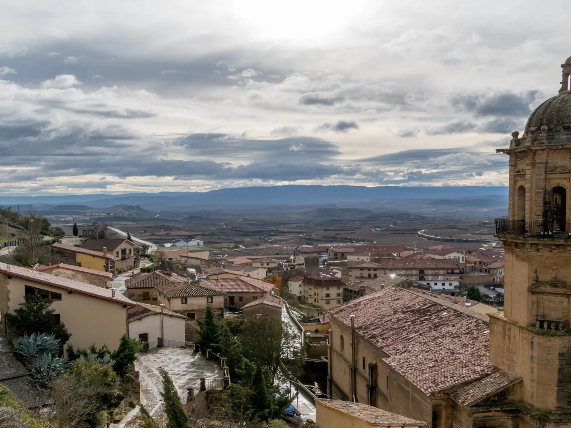 Vista Pueblo de la Rioja Alavesa - Pueblos de la Rioja Alavesa - Qué ver en Bilbao - Guía de Viajes Bilbao - Buendía Tours