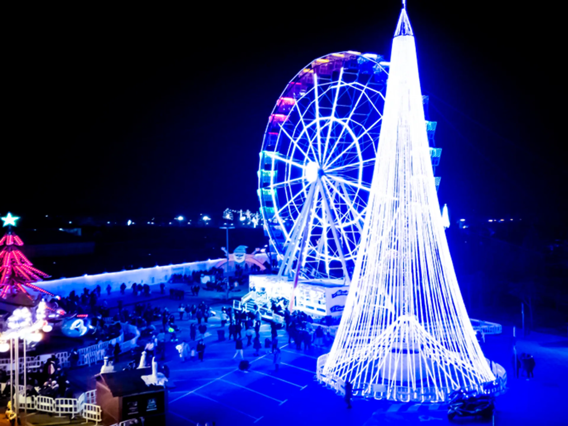 Árbol de navidad y noria gigante en Torrejón de Ardoz en Madrid - La Ciudad de la Navidad: Torrejón de Ardoz - Blog- Buendía Tours