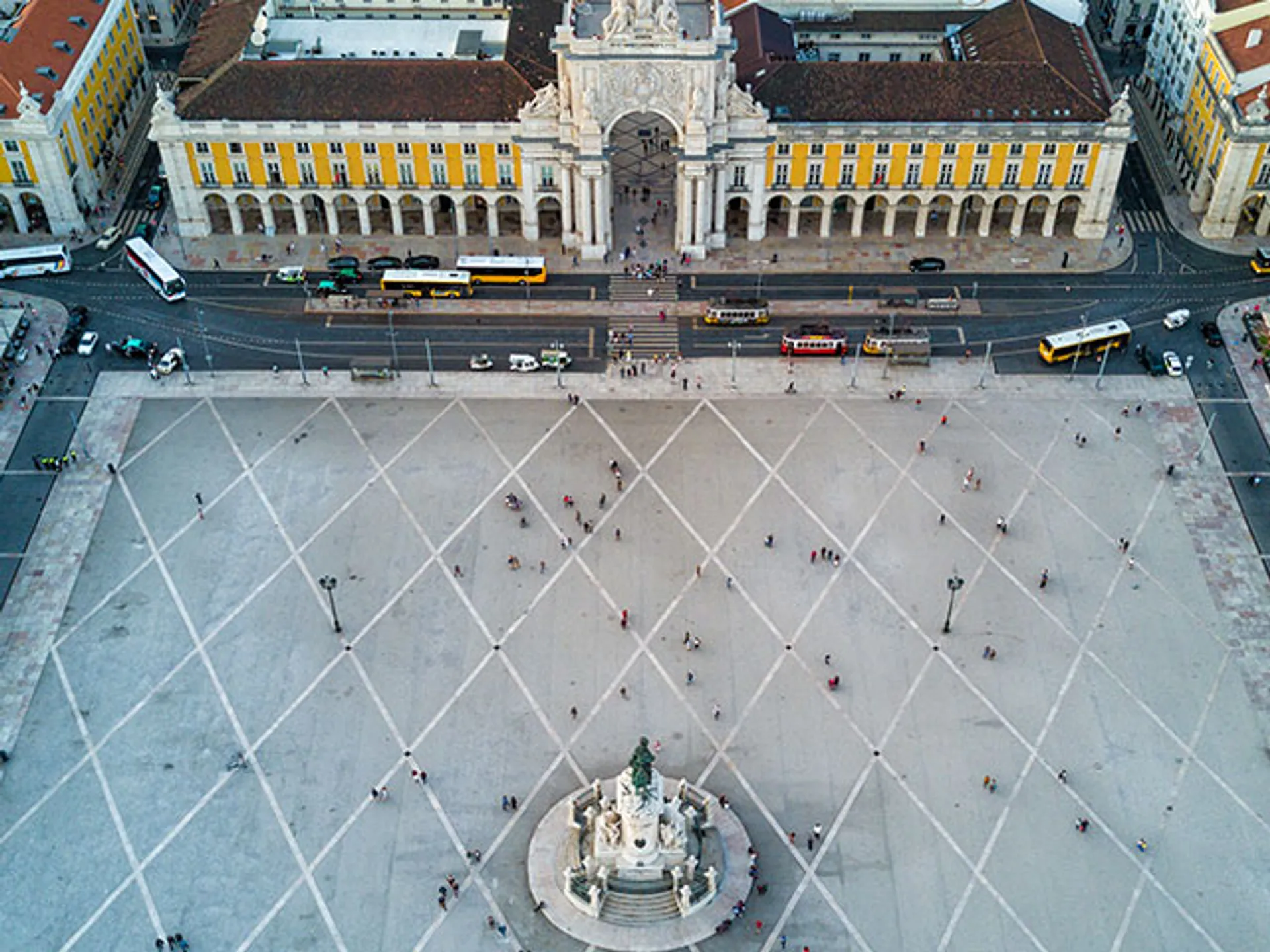 lisboa-guia-que-ver-plaza-comercio-vista-aerea.jpg