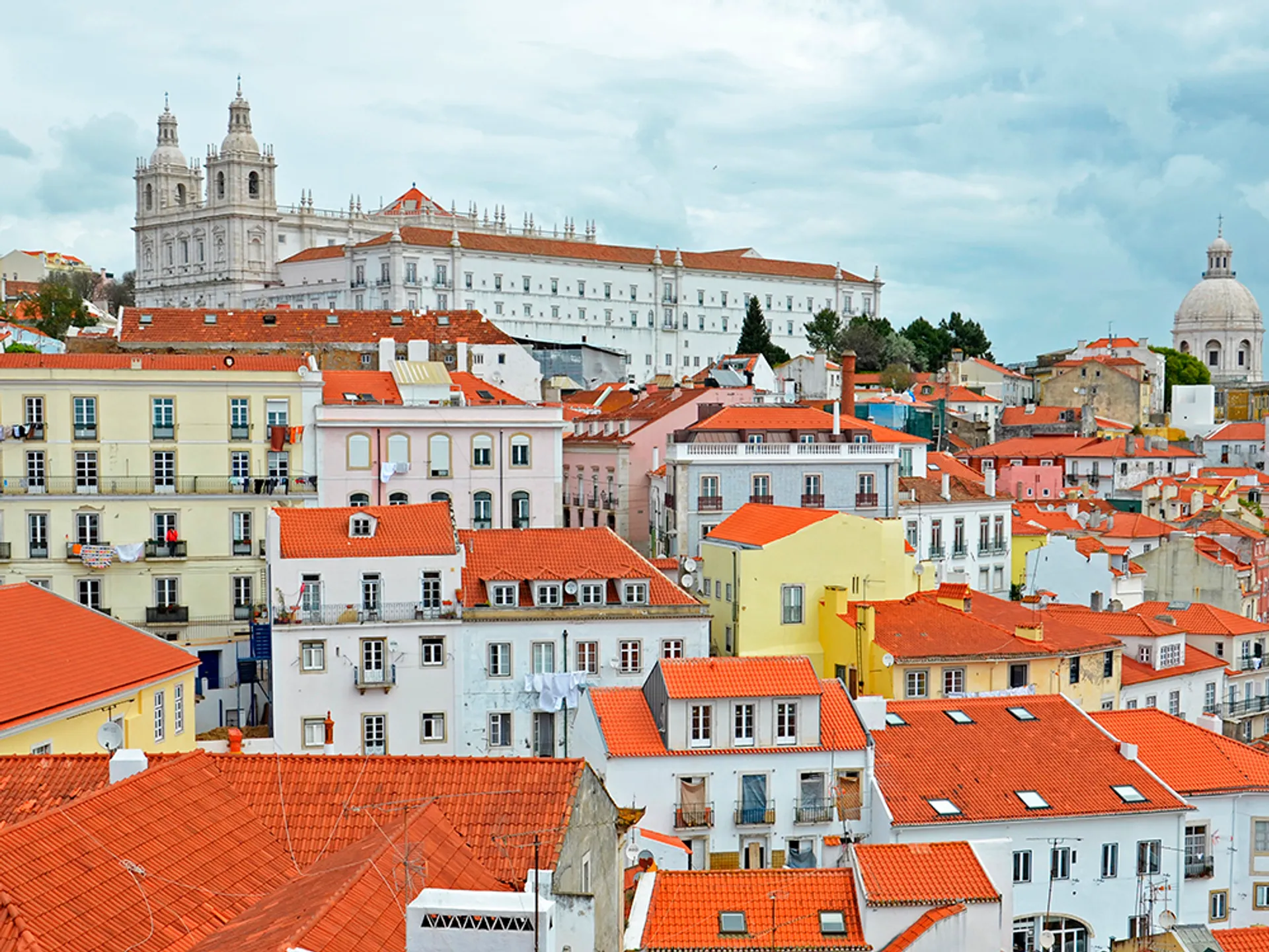 barrio alfama lisboa panteon nacional