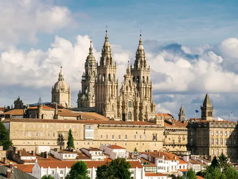 Vista panorámica de la Catedral de Santiago de Compostela y el casco histórico