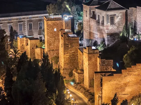 Alcazaba Iluminada free tour Málaga nocturno