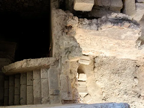 Ruinas del teatro romano de Lisboa en el barrio de Alfama