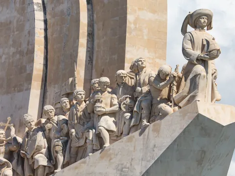 monumento-a-los-descubrimientos-lisboa-crucero-express-lisboa-excursiones-y-actividades-en-lisboa-buendiatours.jpg
