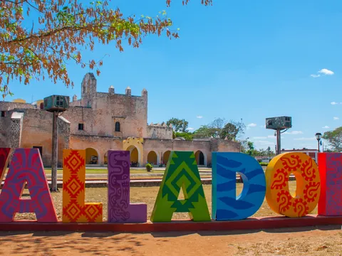 excursion-chichen-itza_cenote_valladolid_visita-guiada-español_transporte_desde-cancun-riviera-maya_mexico_buendia-tours (1).jpg