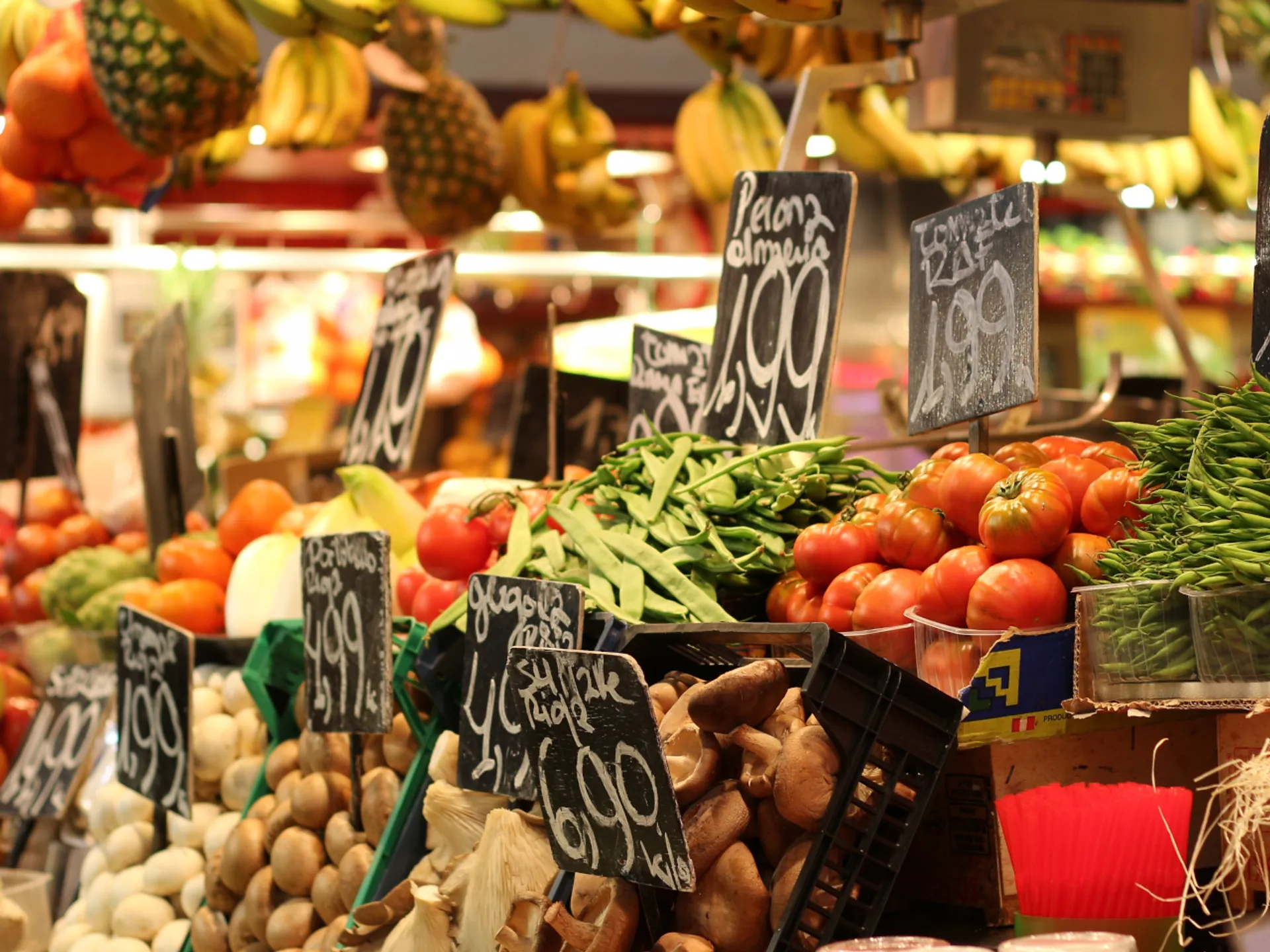 Productos del mercado - Mercat de Sant Antoni de Barcelona - Qué ver en Barcelona - Guía de Viajes Barcelona - Buendía Tours