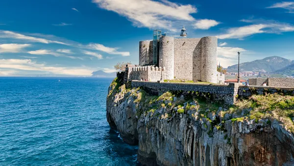 Castillo de Santa Ana en Castro Urdiales, Cantabria