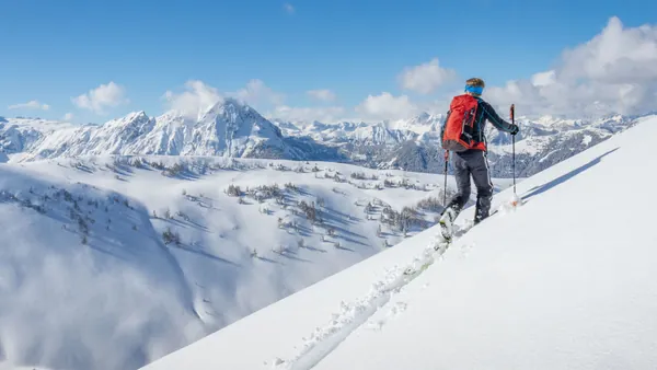 alquiler de esquís Travesia Skimo Ski Montaña Pieles Foca Sierra Nevada