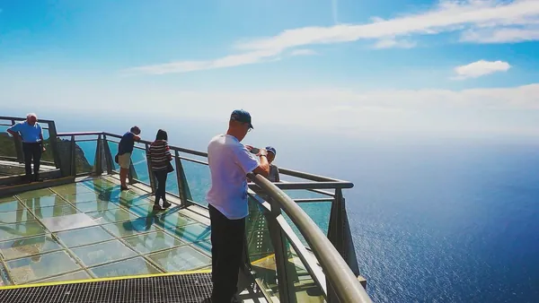 excursión 4x4 Madeira Bodegas Cata Vino Skywalk Cabo Girao Funchal