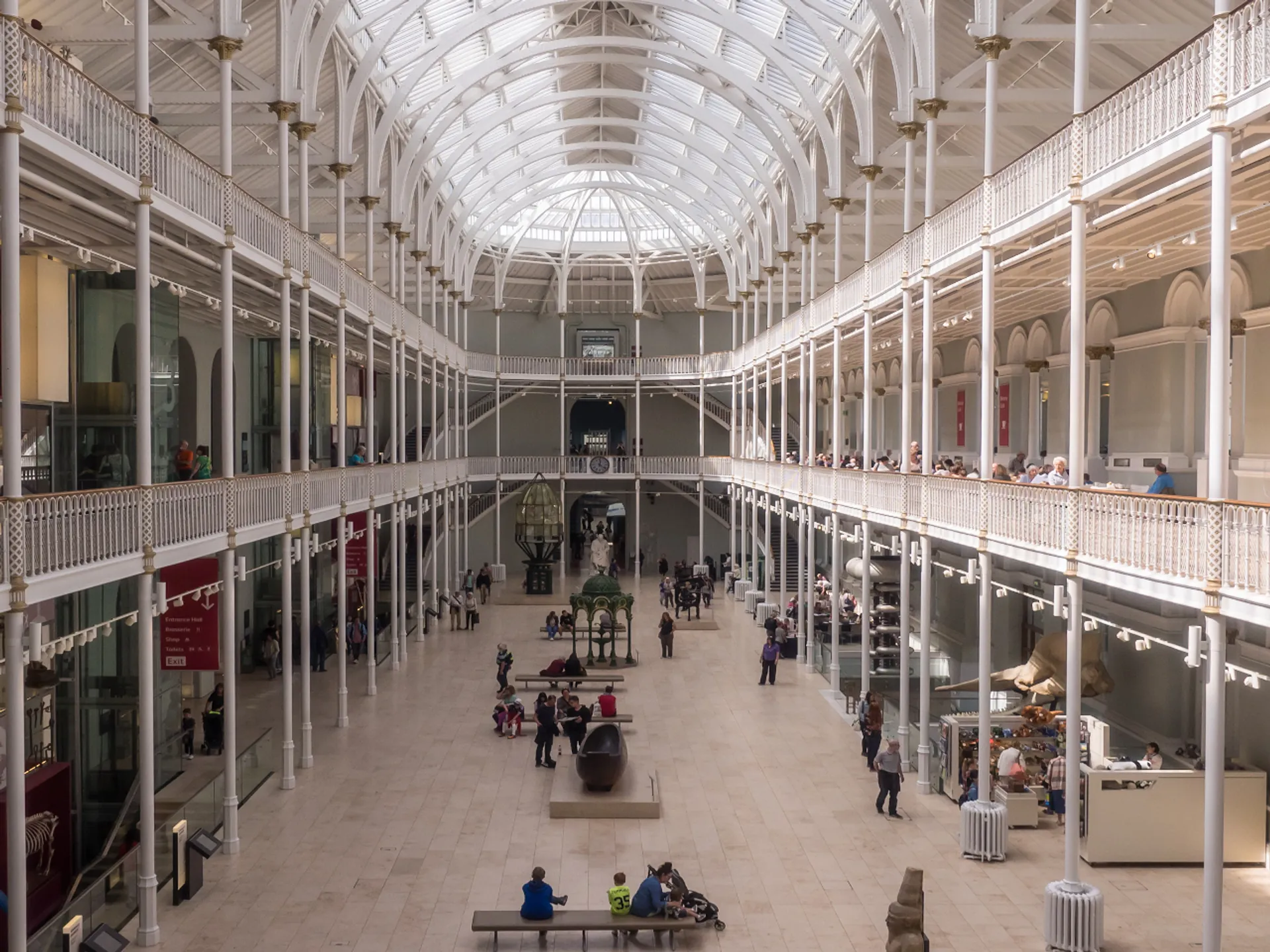 Grand Gallery en el Museo Real de Escocia - Museo Nacional de Escocia - Museos de Edimburgo - Qué ver en Edimburgo - Guía de Viajes Edimburgo - Buendía Tours