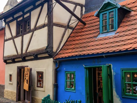 Casas del Callejón del Oro, una atracción histórica en Praga.