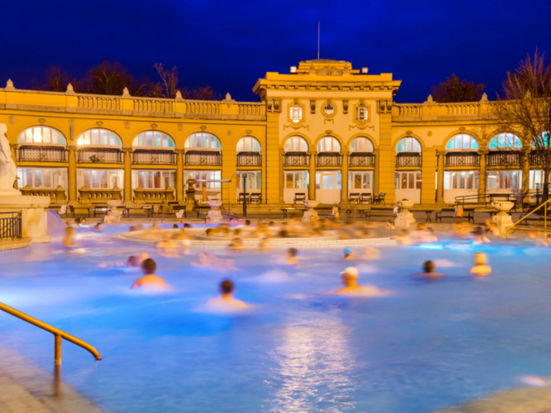 Balneario Széchenyi Budapest, Buendía Tours
