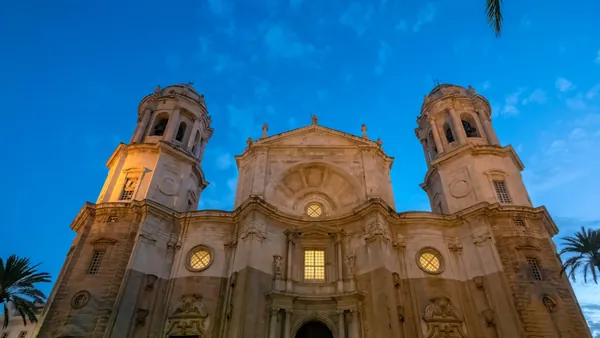 Ayuntamiento de Cádiz de noche