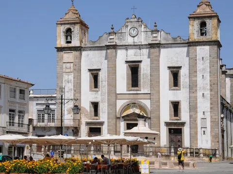 La Plaza de Giraldo, una de las más icónicas de la ciudad.