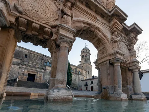 visita guiada Baeza privado Catedral Fuente Santa Maria tour Jaen
