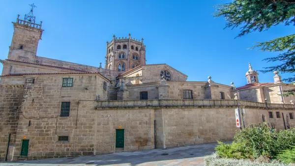 excursión Ribiera Sacra desde Santiago Compostela visita guiada Transporta cañónes Rio Sil paseo en barco Ourense Galicia