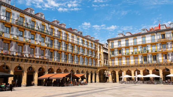 Plaza Constitucion San Sebastian free tour
