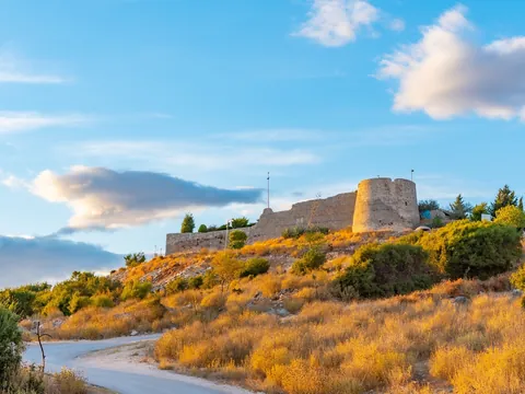 excursión Gijokastra desde Saranda Catillo Lekuresi Albania