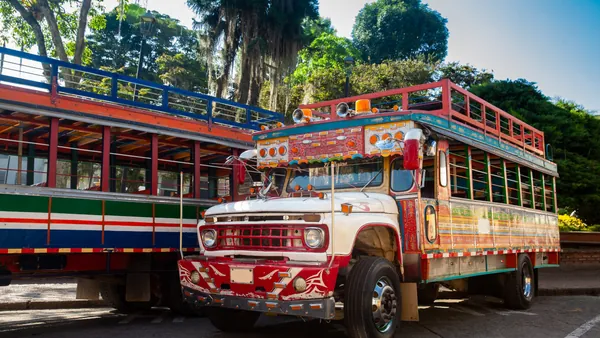 chiva-tour-medellin.jpg